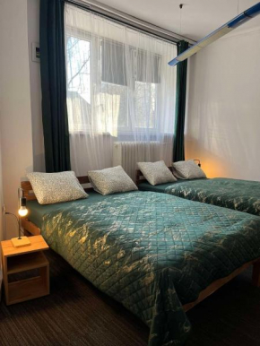 Tom Hostel
